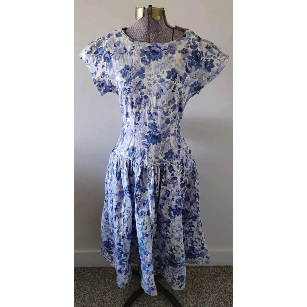 1980's Vtg Floral Print Dress White & Blue S 34" Bust Cottagecore Retro Whimsy